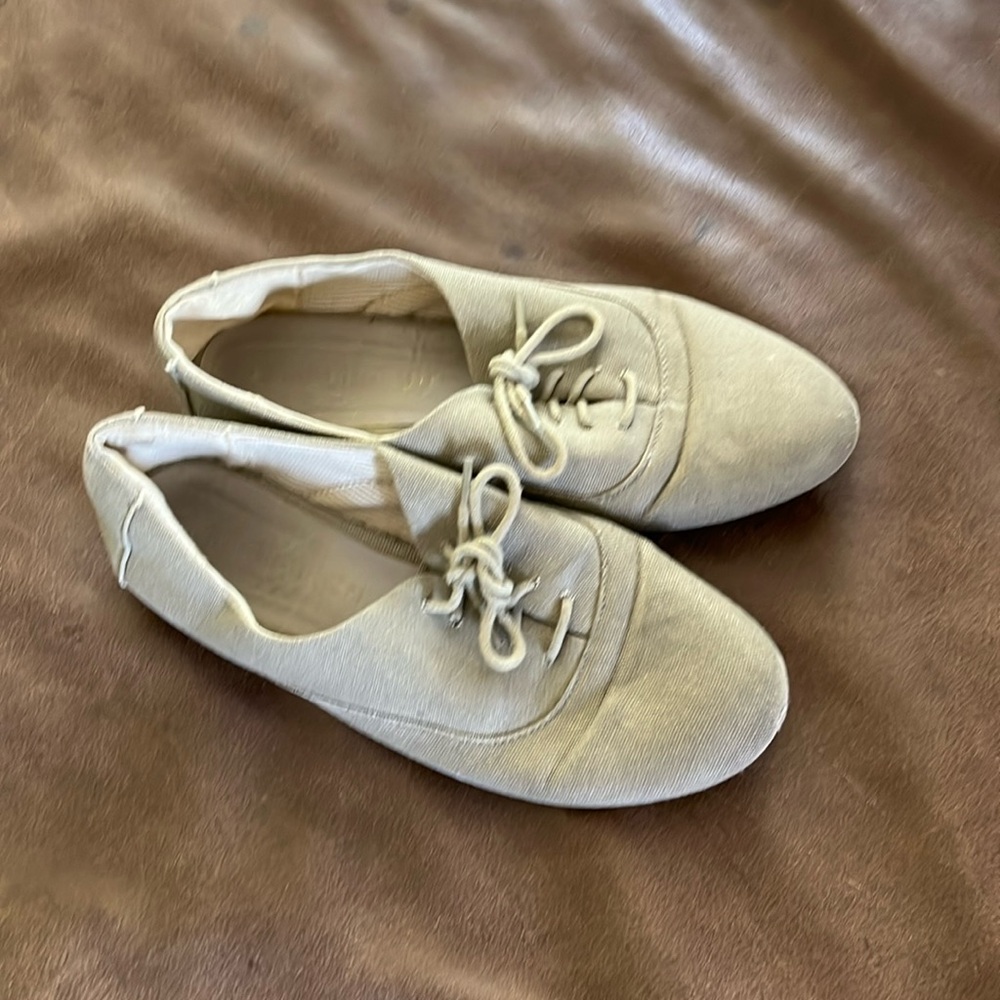Madden Girl Lace Up Oxford Shoes Size 6